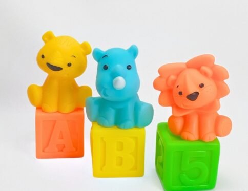 حيوانات سيليكون مع مكعبات | Silicone Animal & Sensory Blocks Set